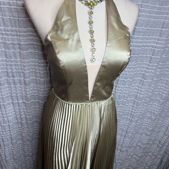 Tarik Ediz Sage Pleated Prom Dress - Picture 10 of 13